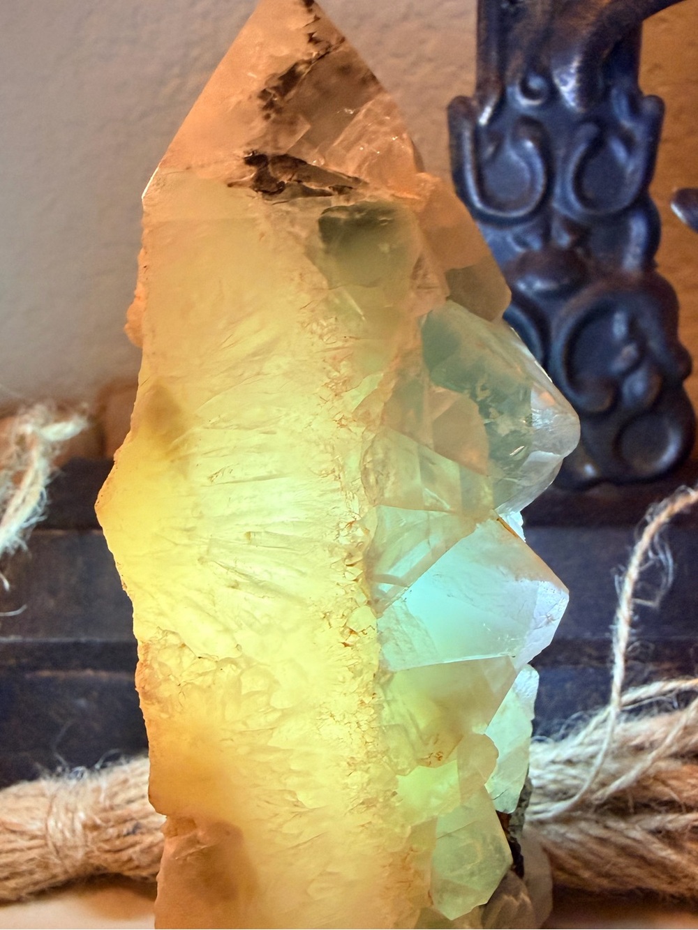 4.95 Inch Fluorite Tower - Picture 4 of 4